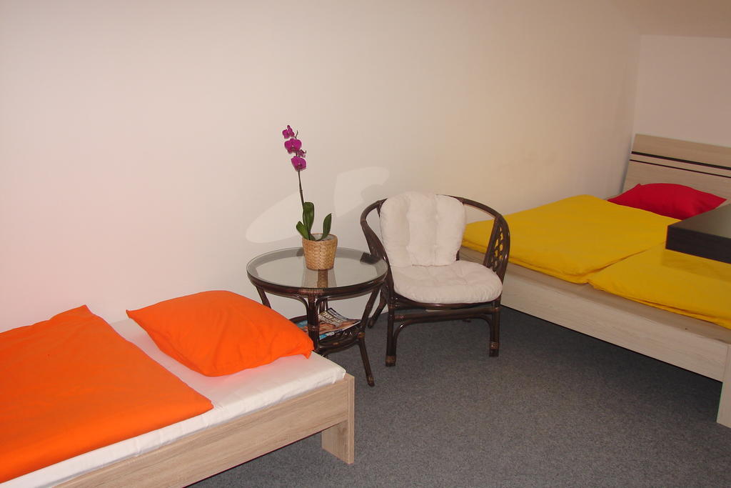 Hotel Ubytovani V Brne Brünn Zimmer foto