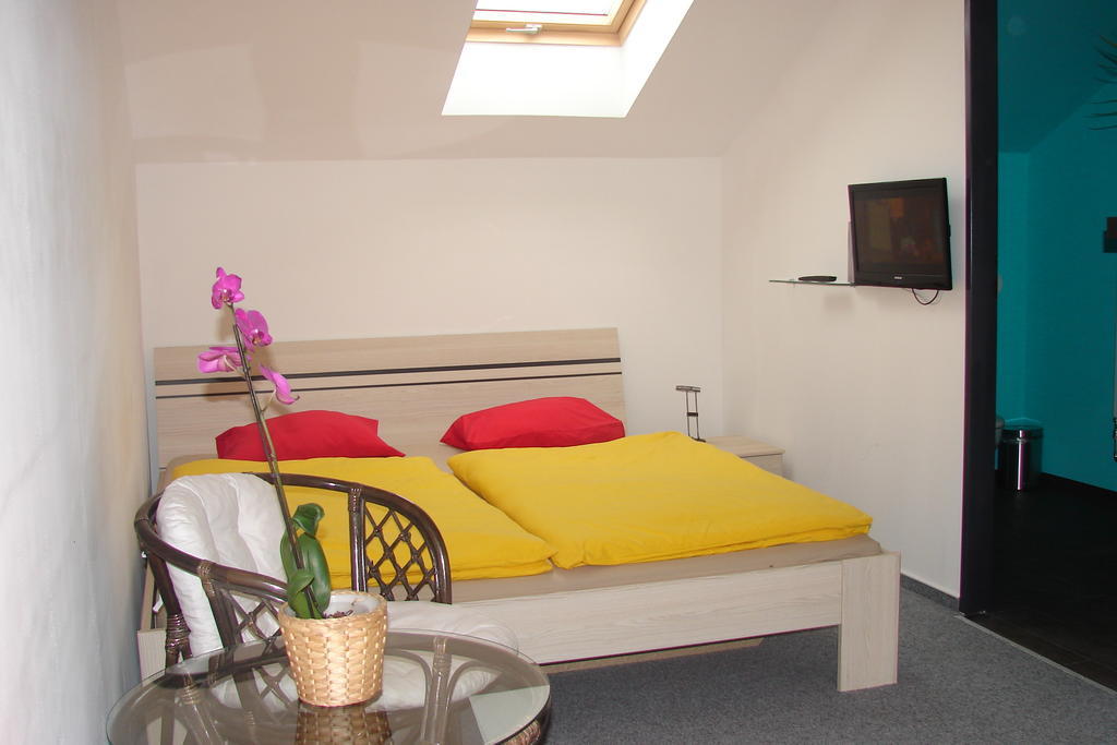 Hotel Ubytovani V Brne Brünn Zimmer foto